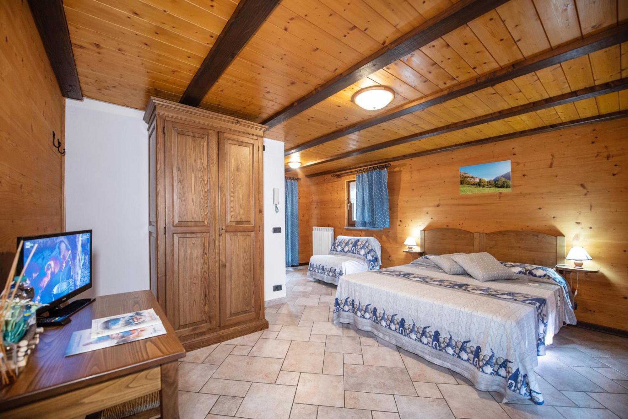 טורניון Agriturismo La Clochette מראה חיצוני תמונה